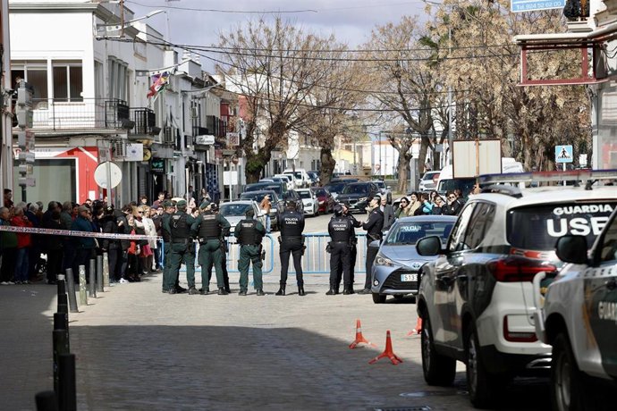 Dispositivo policial en el exterior del Tribunal de primera instancia de Villafranca de los Barros, a 14 de marzo de 2026, en Villafranca de los Barros, Badajoz, Extremadura (España).