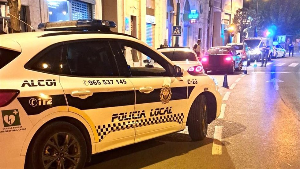 Archivo - Coche de la Policía Local de Alcoi (Alicante)