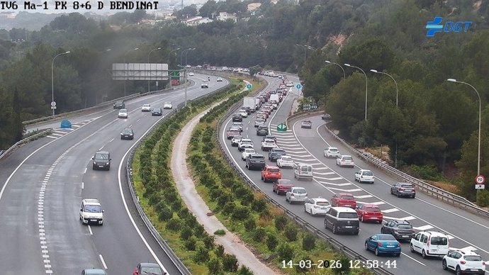 El cierre de un tramo de la Ma-1 en sentido Andratx provoca varios kilómetros de retenciones.