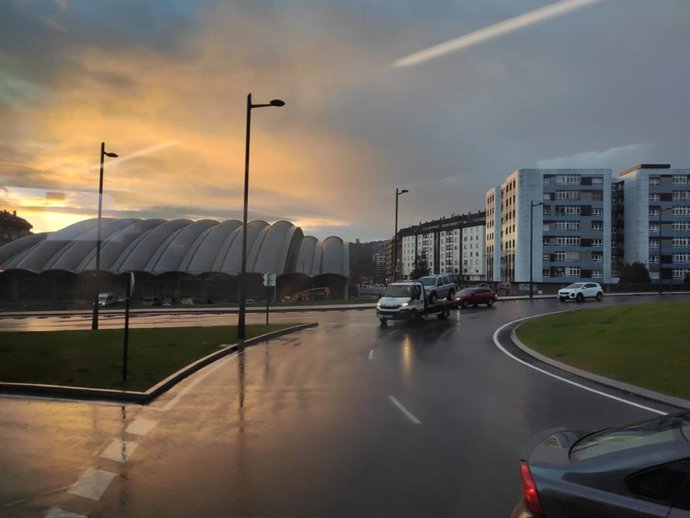 Archivo - Palacio de los Deportes, entrada a Oviedo