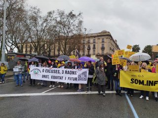 Manifestants per la millora de les condicions en el cicle educatiu 0-3