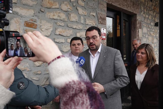 El secretario general de la FSA-PSOE y presidente del Principado, Adrián Barbón.