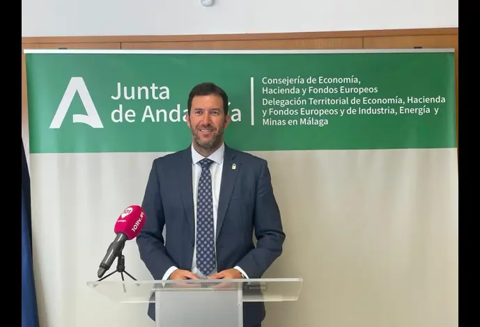 Archivo - El delegado territorial de Economía, Hacienda y Fondos Europeos de la Junta de Andalucía en Málaga, Antonio García Acedo.