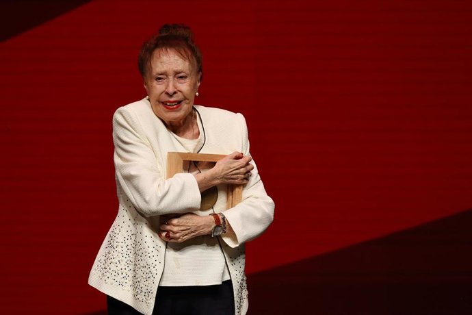 Archivo - La actriz Gemma Cuervo durante la XXII edición de los Premios de Cultura y presentación del Ballet Español de la Comunidad de Madrid, a 30 de septiembre de 2024, en San Lorenzo de El Escorial, Madrid (España). Antonio Gutiérrez / Europa Press