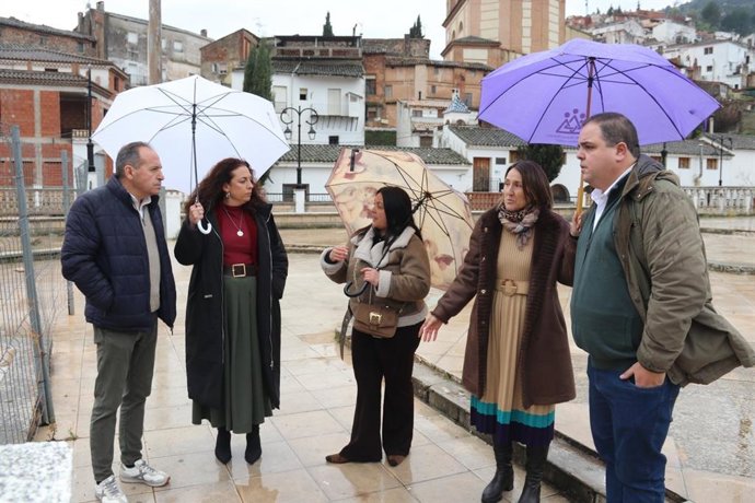 Visita de representantes del PSOE a la zona del 'Barco' de La Puerta de Segura (Jaén).