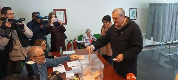 Voto del candidato de Por Ávila, Pedro Pascual.