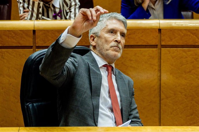 El ministro del Interior, Fernando Grande Marlaska, durante una sesión de control al Gobierno en el Senado, a 3 de marzo de 2026, en Madrid (España). La sesión está centrada en la financiación exterior, migraciones y memoria democrática, entre otras cuest