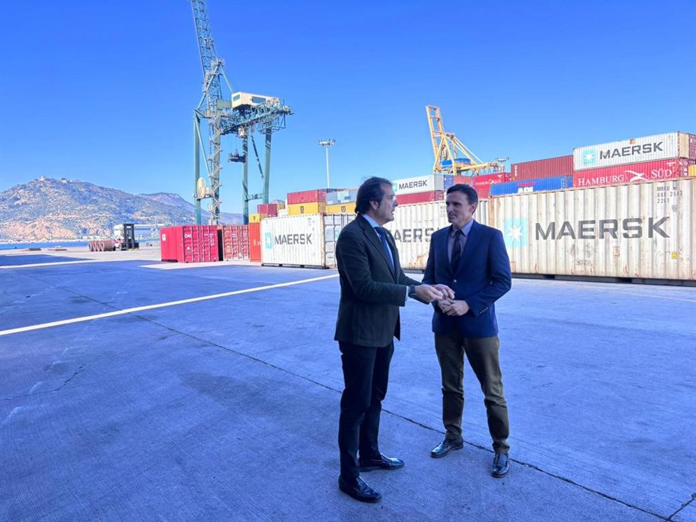 El consejero de Fomento e Infraestructuras, Jorge García Montoro, se reúne con el presidente de la Autoridad Portuaria de Cartagena, Pedro Pablo Hernández, con motivo de su incorporación al Consejo de Administración de la entidad