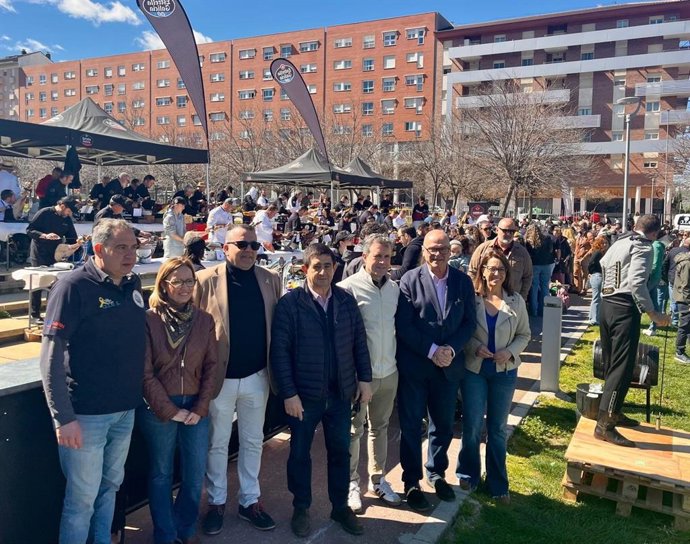 III Encuentro Solidario de Cortadores de Jamón 'Ciudad de Jaén', celebrado en el Parque Andrés de Vandelvira.