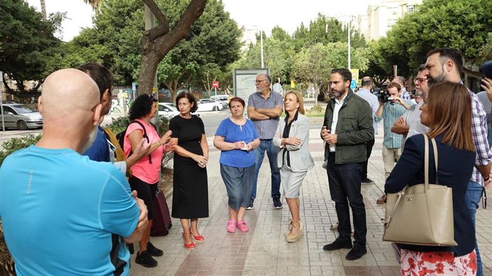 Imagen de archivo del PSOE con vecinos de Huelin (Málaga).