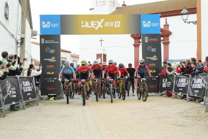 Participantes en la HUEX MTB 2026 de 'mountain bike'.