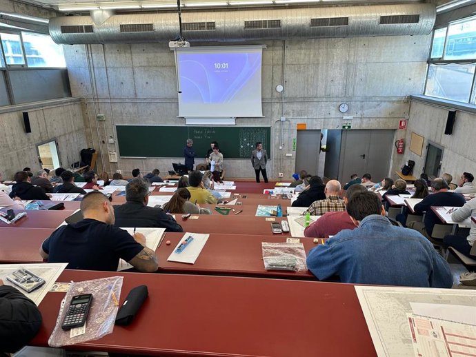 El Director General De Litoral Y Puertos, Pablo Marín, Durante La Celebración De La Primera Convocatoria De Exámenes De Este Año Para La Obtención De Títulos Náuticos.