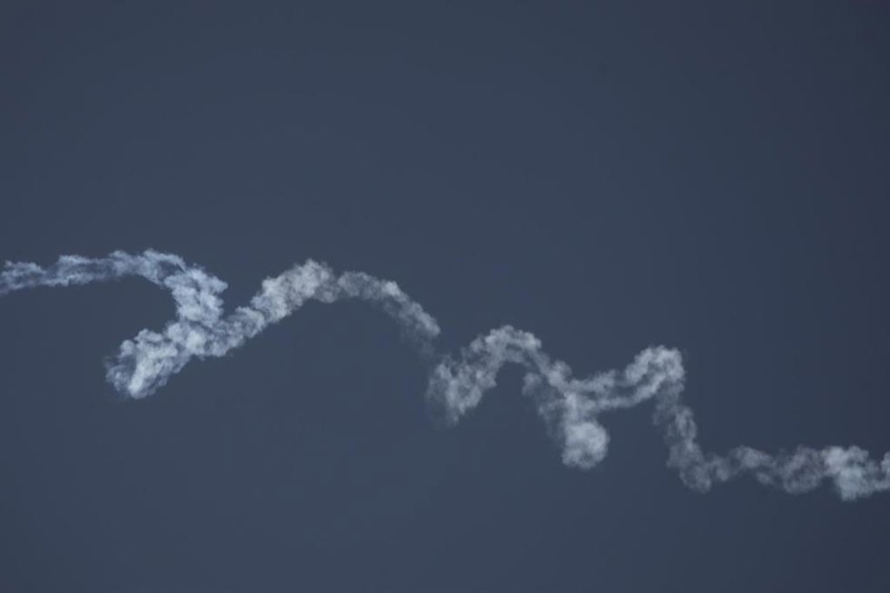 Imagen de archivo de cruces de bombardeos entre Irán e Israel