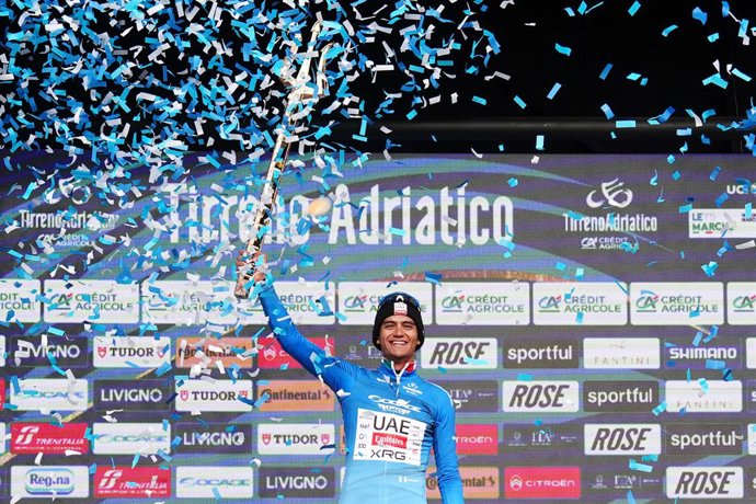 15 March 2026, Italy, San Benedetto del Tronto: Mexican cyclist Isaac Del Toro of UAE Team Emirates XRG celebrates on the podium after winning the Stage 7 of the Tirreno-Adriatico cycling race, 142-kilometer from Civitanova Marche to San Benedetto del Tro