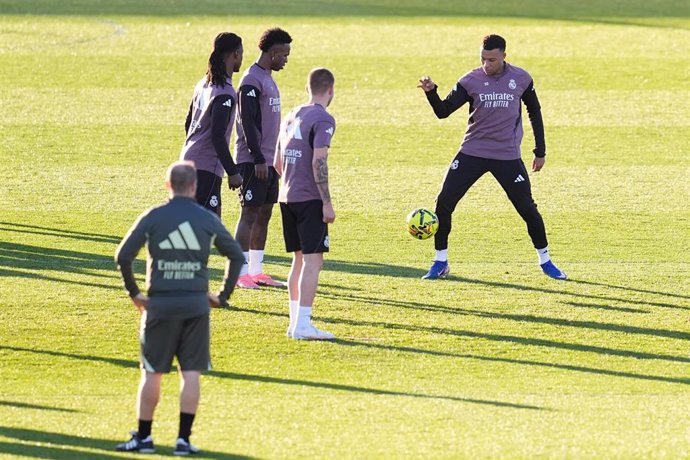 Kylian Mbappé durante un entrenamiento del Real Madrid