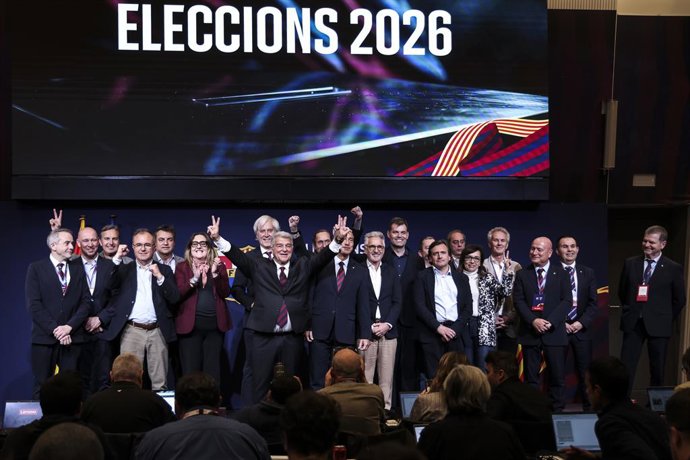 Joan Laporta e sua diretoria comemoram a vitória nas eleições presidenciais do FC Barcelona, realizadas em 15 de março de 2026
