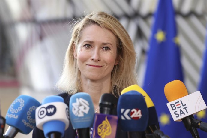 A Alta Representante da União Europeia para a Política Externa, Kaja Kallas, em declarações à imprensa antes do Conselho de Relações Externas (CRE), que reúne os ministros das Relações Exteriores dos 27 países-membros em Bruxelas.