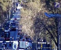 Reobre la C-31 a la Gran Via de Barcelona després del tall per la manifestació dels docents
