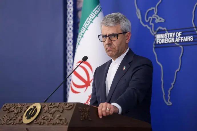 Portavoz del Ministerio de Exteriores de Irán, Esmaeil Baqaei, durante una rueda de prensa.