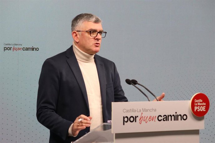 Archivo - El diputado autonómico del PSOE de Castilla-La Mancha, Ángel Tomás Godoy, en una imagen de archivo.