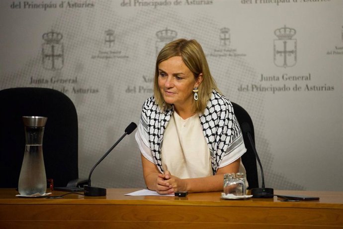 Archivo - La diputada del Grupo Mixto en la Junta General del Principado de Asturias Covadonga Tomé.