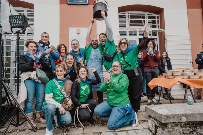 Peña ganadora del premio a las Mejores Alubias en Astillero