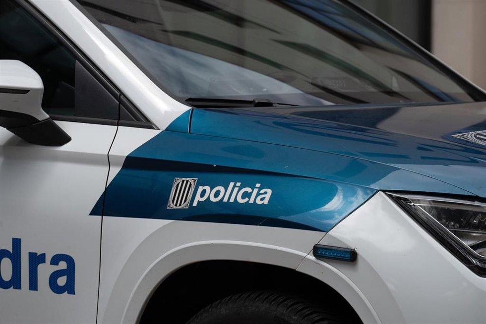 Archivo - Un vehículo de los Mossos dEsquadra, a 16 de julio de 2024, en Barcelona, Catalunya (España).