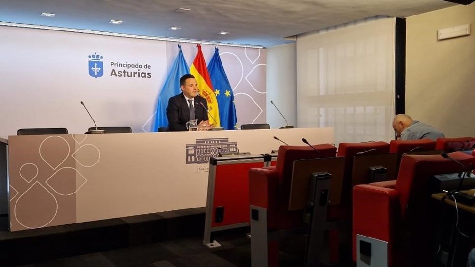 El portavoz del Gobierno asturiano, Guillermo Peláez, en una rueda de prensa