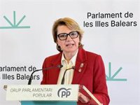 El PP exige la dimisión de Mónica García por la huelga de médicos