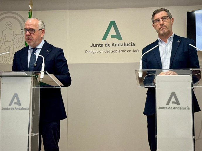 Jesús Estrella y Miguel Contreras durante la rueda de prensa