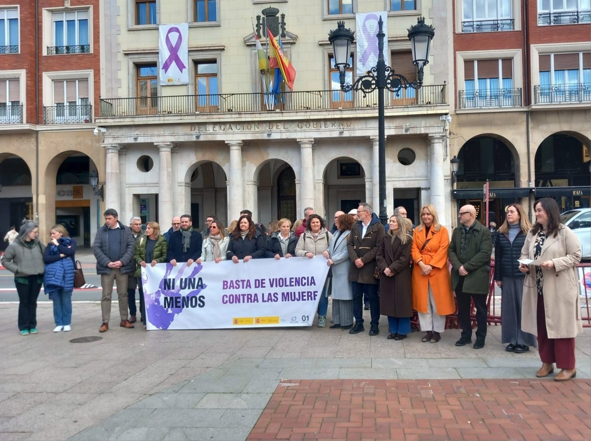 Logroño convoca un minuto de silencio por las últimas víctimas de violencia de género y alerta  de los mensajes de odio 