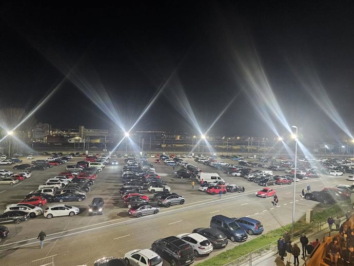 Nueva iluminación en el aparcamiento del Estadio Municipal Reino de León.