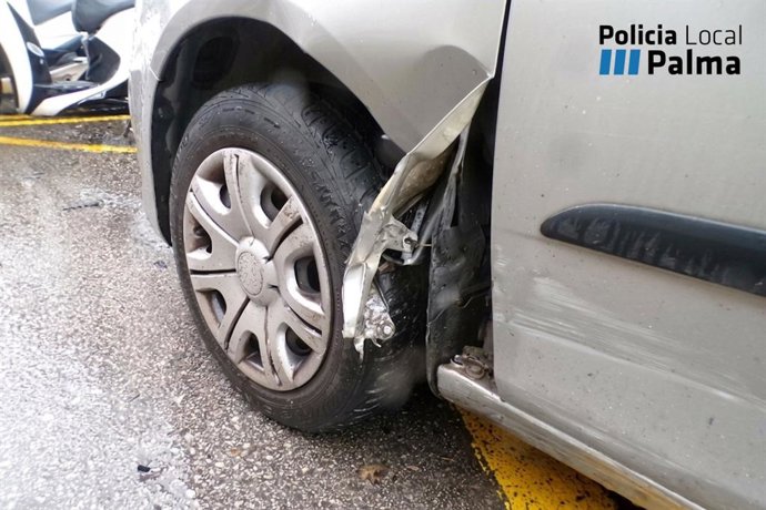 Investigado un motorista sin puntos en el carnet que provocó un accidente y huyó en Palma