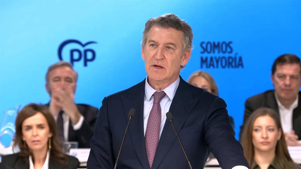Feijóo pide responsabilidad a Vox: "Fallamos a la gente en 2023 y no podemos vol