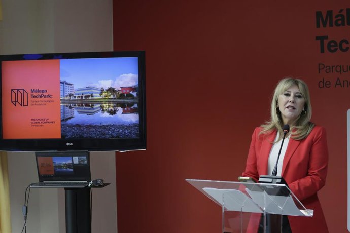 La consejera de Economía, Hacienda, Fondos Europeos y Diálogo Social, presidenta de Málaga TechPark y portavoz del Gobierno de la Junta de Andalucía, Carolina España, en Málaga TechPark.