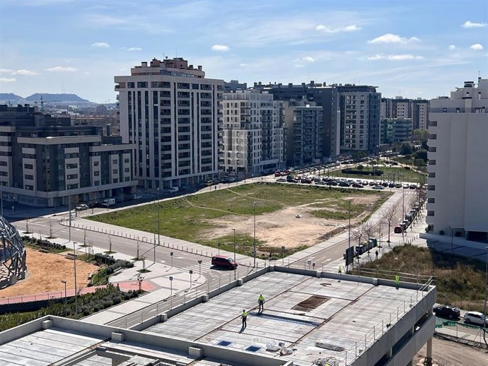 Parcela en la que el PSOE propone la creación de un aparcamiento "provisional".