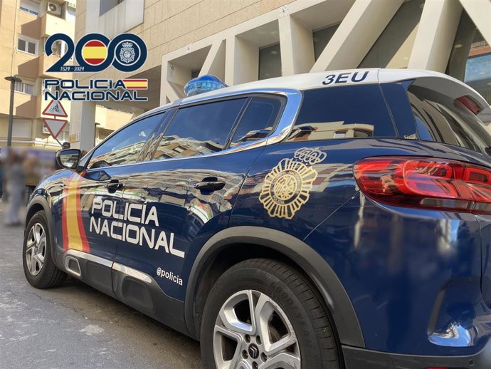 Archivo - Vehículo de la Policía Nacional