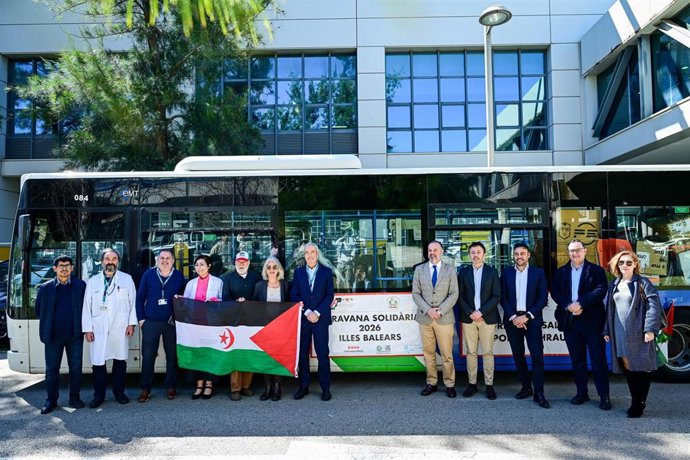 Dos autobuses de la EMT cargados con material sanitario viajarán en la próxima caravana de ayuda al pueblo saharaui.