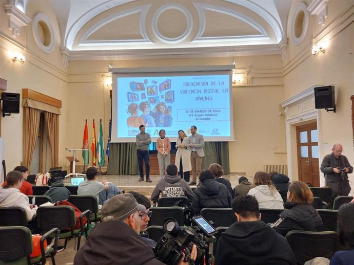 Taller de prevención de la violencia digital en jóvenes