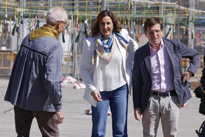 La alcaldesa de Valencia, María José Catalá, y el alcalde de Madrid, Jose Luis Martínez Almeida, tras la firma del protocolo para la creación de la Red de Destinos Turísticos Urbanos, a 16 de marzo de 2026