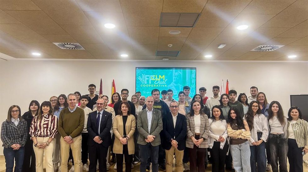 5 FP Dual Cooperativa Forma A 24 Jóvenes Para Fomentar Su Inserción Laboral De Globalcaja.