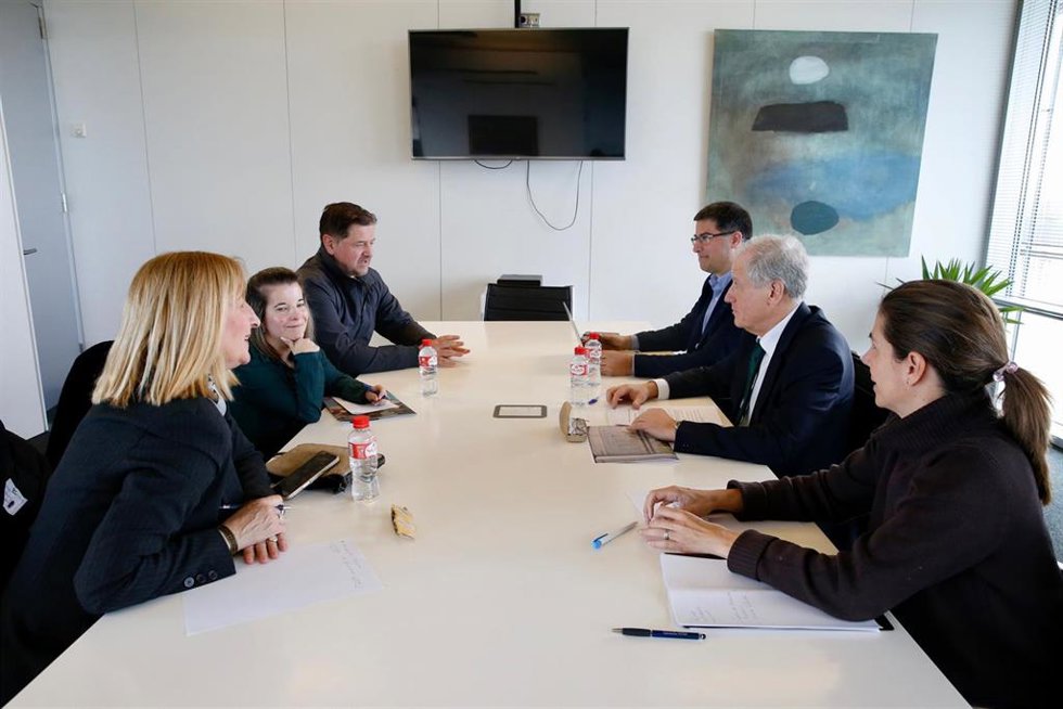 Reunión de Arasti con las asociaciones de autonómos en Cantabria