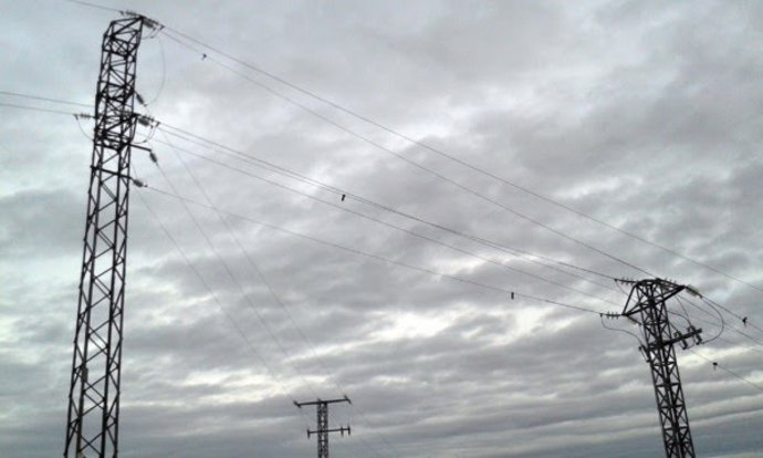 La Plataforma SOS Tendidos Eléctricos reclama a MITECO que apruebe ya la modificación del RD de tendidos eléctricos.