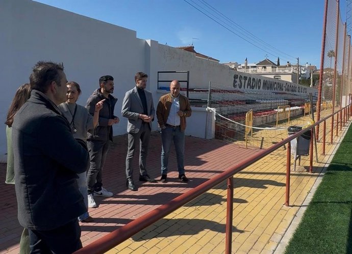 El diputado provincial de Deportes e Instalaciones Deportivas de Granada, Eric Escobedo, durante una visita a Otura.