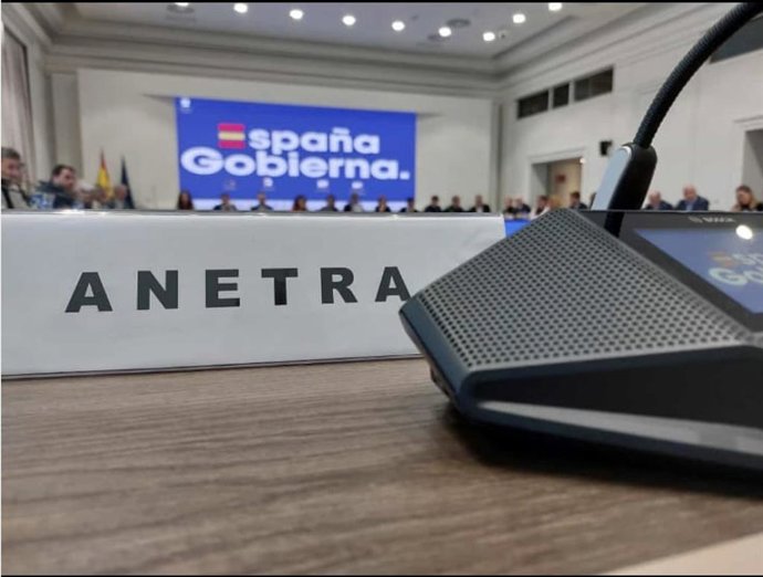 Archivo - ANETRA defiende el papel del transporte discrecional y reclama un acuerdo nacional para el transporte escolar.