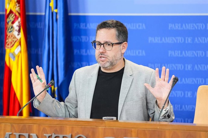 El portavoz de Adelante Andalucía y su candidato a la Junta de Andalucía, José Ignacio García, en una imagen de archivo en una rueda de prensa. 