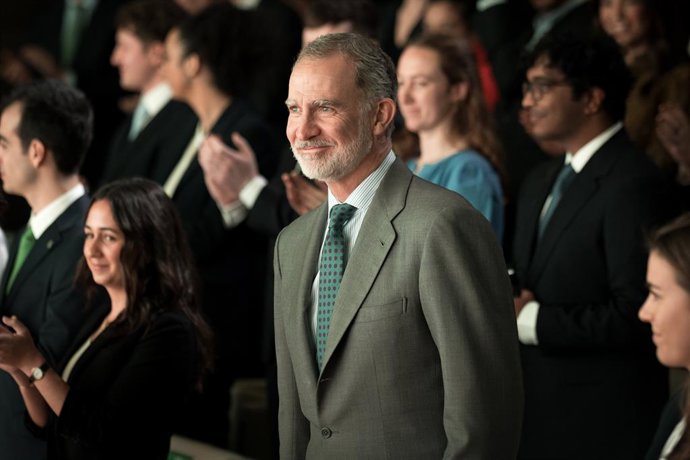 El Rey Felipe VI durante la entrega de las Becas Iberdrola, en el Campus Iberdrola, a 15 de marzo de 2026, en San Agustín de Guadalix, Madrid (España). Las becas contribuyen a la excelencia en la formación de jóvenes, dotándolos de un alto grado de cualif