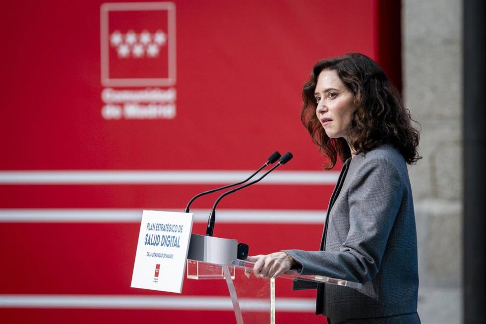 La presidenta de la Comunidad de Madrid, Isabel Díaz Ayuso, presenta el Plan Estratégico de Salud Digital de la Administración autonómica para 2026-2028, a 17 de febrero de 2026, en Madrid (España). El plan se propone avanzar hacia un modelo sanitario m