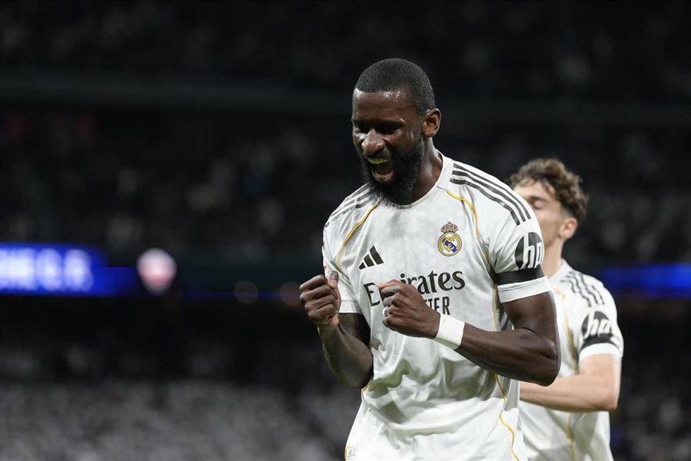 Antonio Rüdiger celebra su gol con el Real Madrid ante el Eleche CF en LaLiga EA Sports 25-26