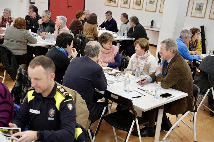 Participantes en la 20ª reunión del Basque Segurtasun Foroa en Azkoitia (Gipuzkoa)